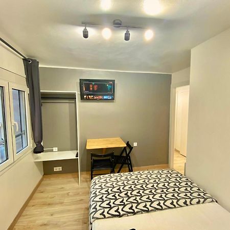 Suites Nuevas Con Bano Privado Frente Al Metro St Mwc Barcelona-Fira L'Hospitalet de Llobregat Eksteriør bilde