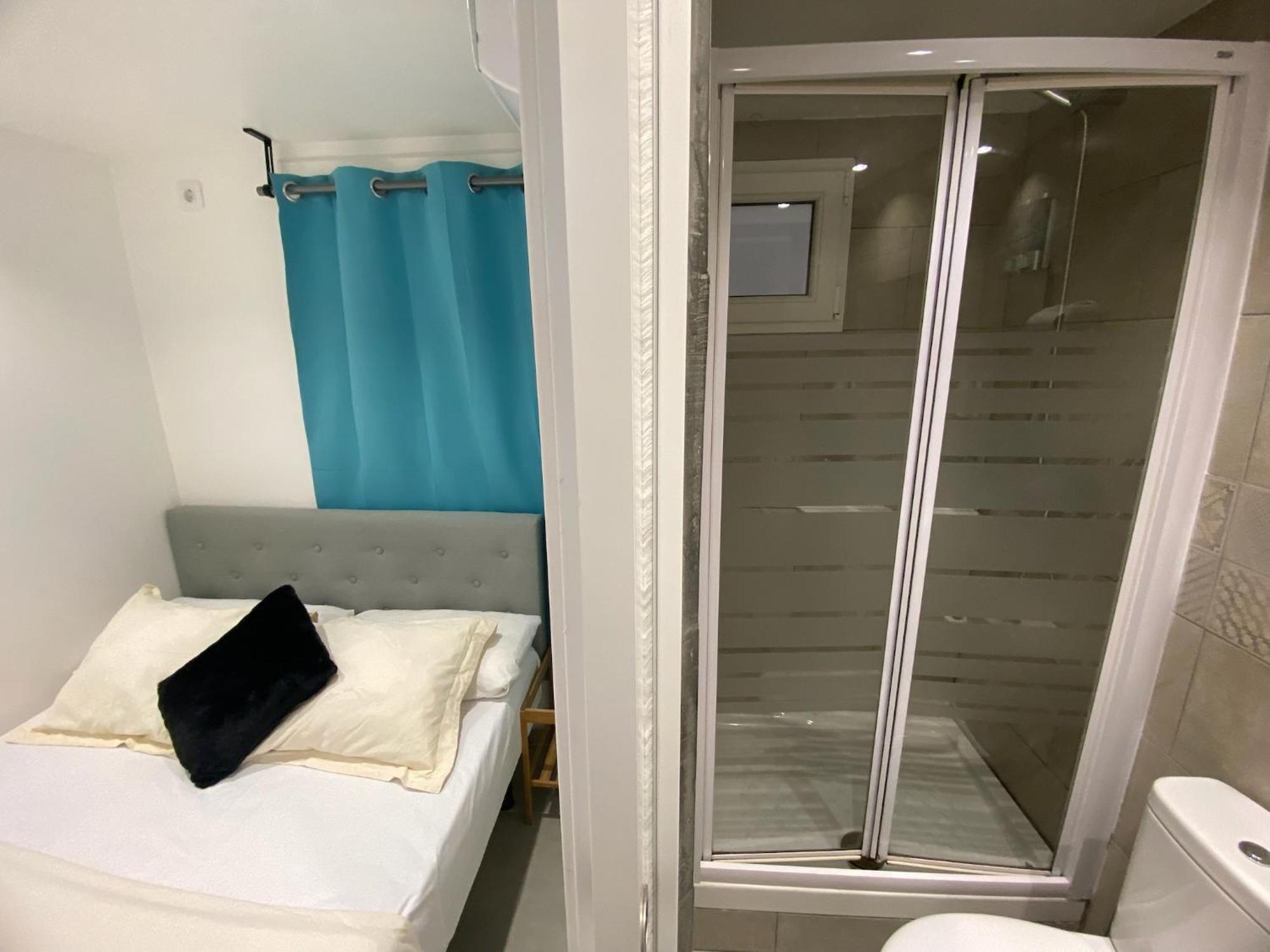 Suites Nuevas Con Bano Privado Frente Al Metro St Mwc Barcelona-Fira L'Hospitalet de Llobregat Eksteriør bilde