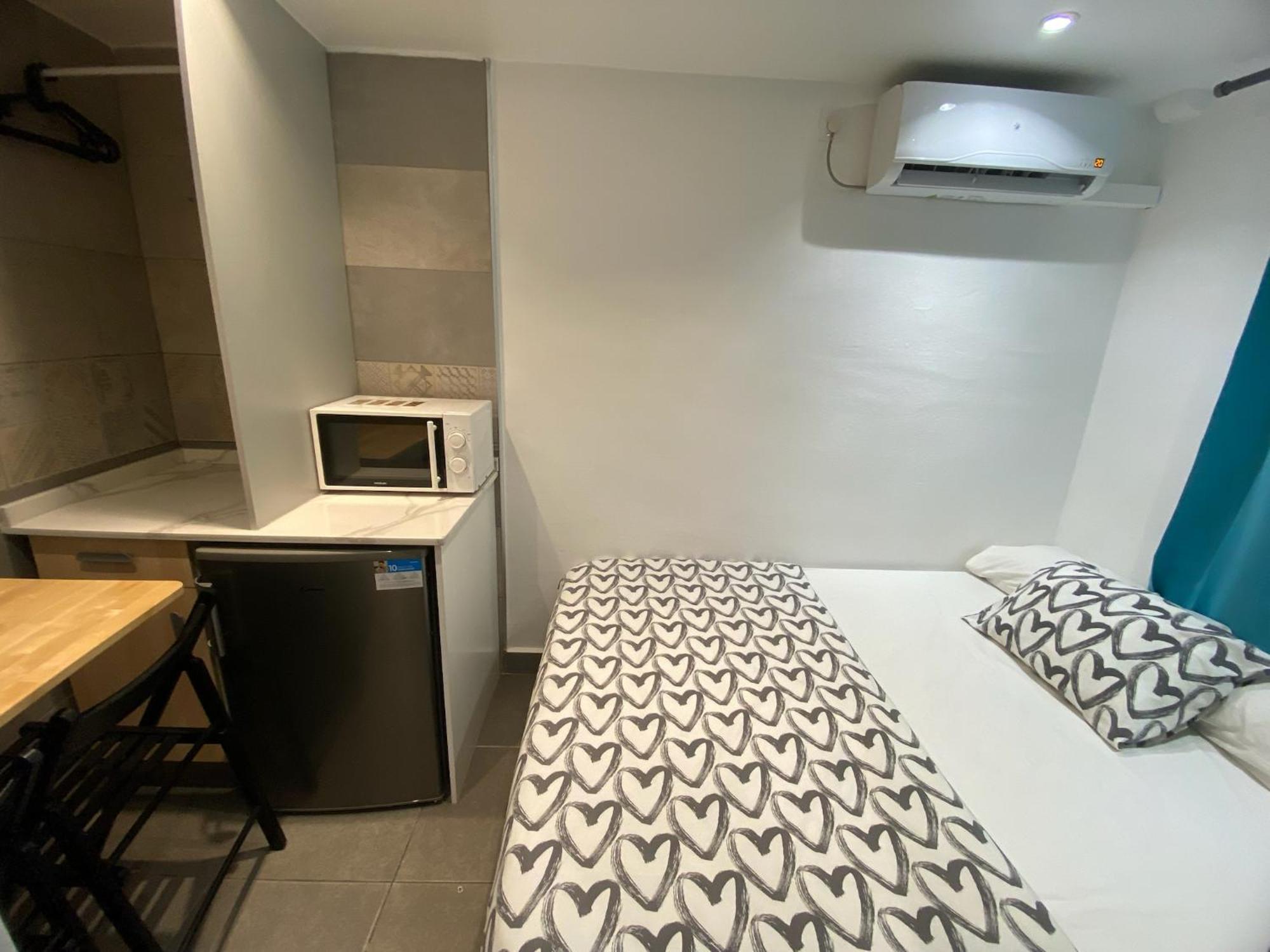 Suites Nuevas Con Bano Privado Frente Al Metro St Mwc Barcelona-Fira L'Hospitalet de Llobregat Eksteriør bilde