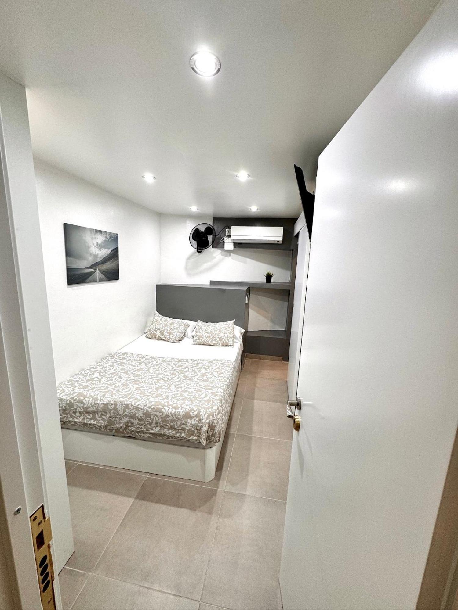 Suites Nuevas Con Bano Privado Frente Al Metro St Mwc Barcelona-Fira L'Hospitalet de Llobregat Eksteriør bilde