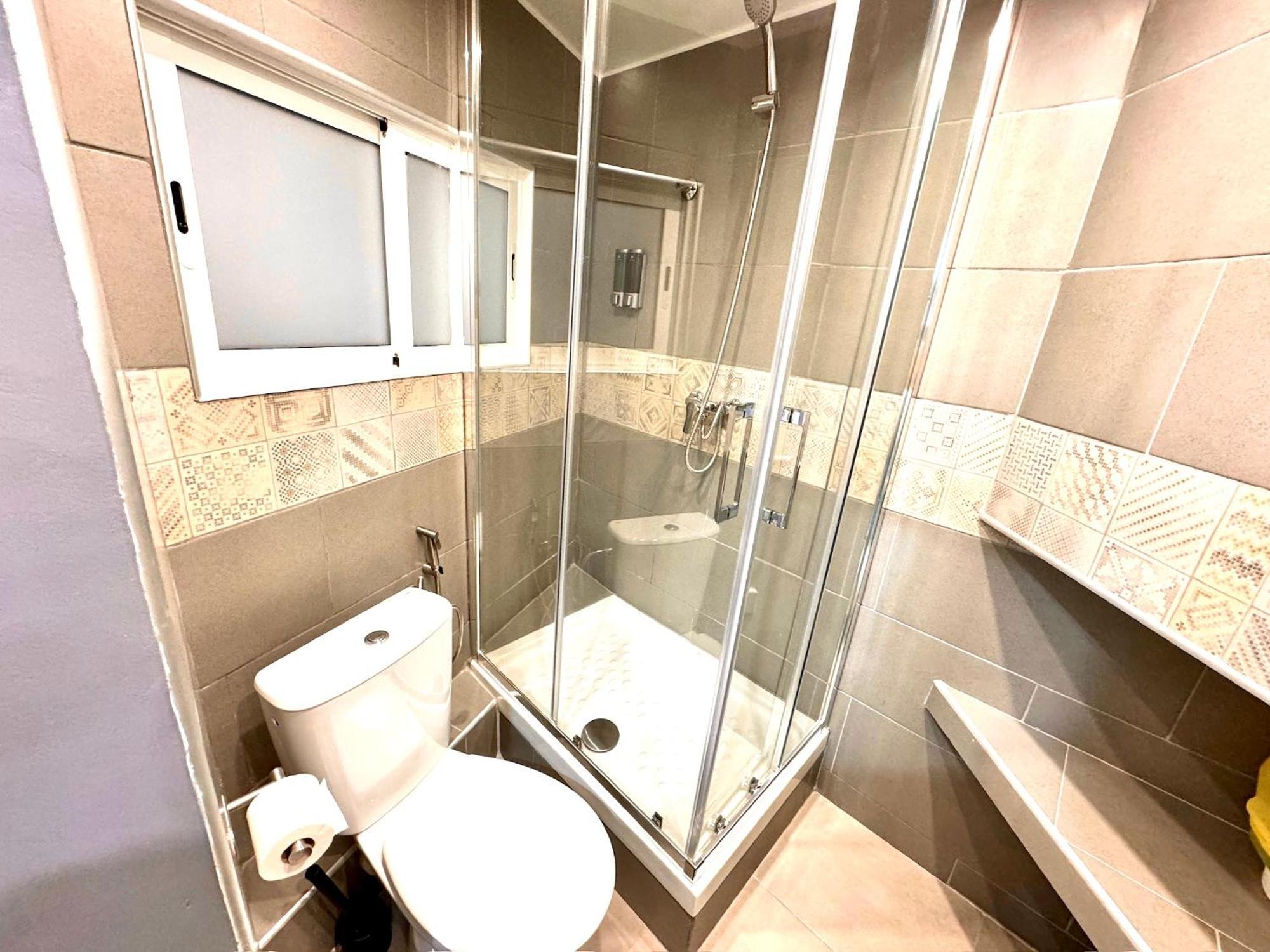 Suites Nuevas Con Bano Privado Frente Al Metro St Mwc Barcelona-Fira L'Hospitalet de Llobregat Eksteriør bilde