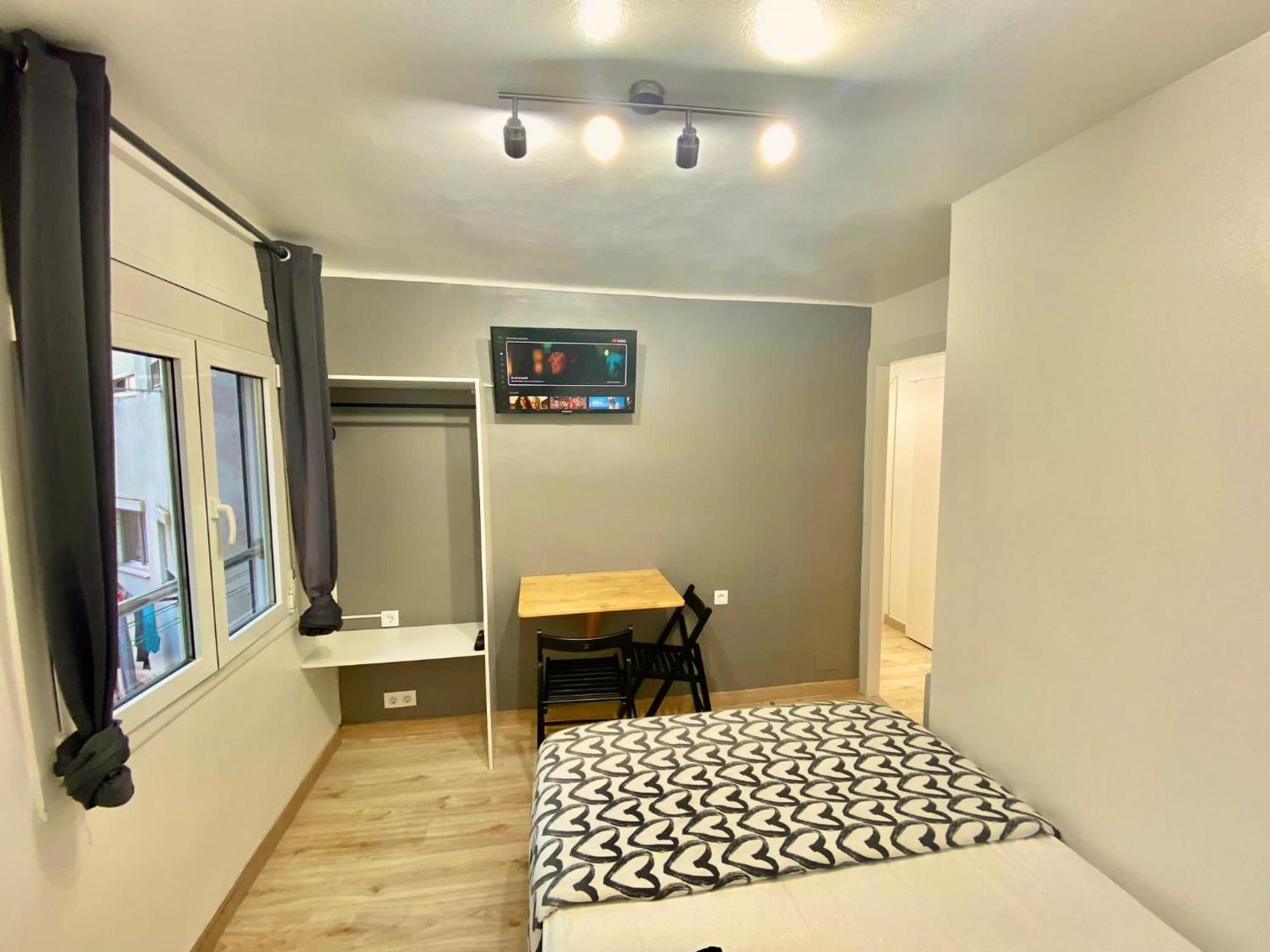 Suites Nuevas Con Bano Privado Frente Al Metro St Mwc Barcelona-Fira L'Hospitalet de Llobregat Eksteriør bilde