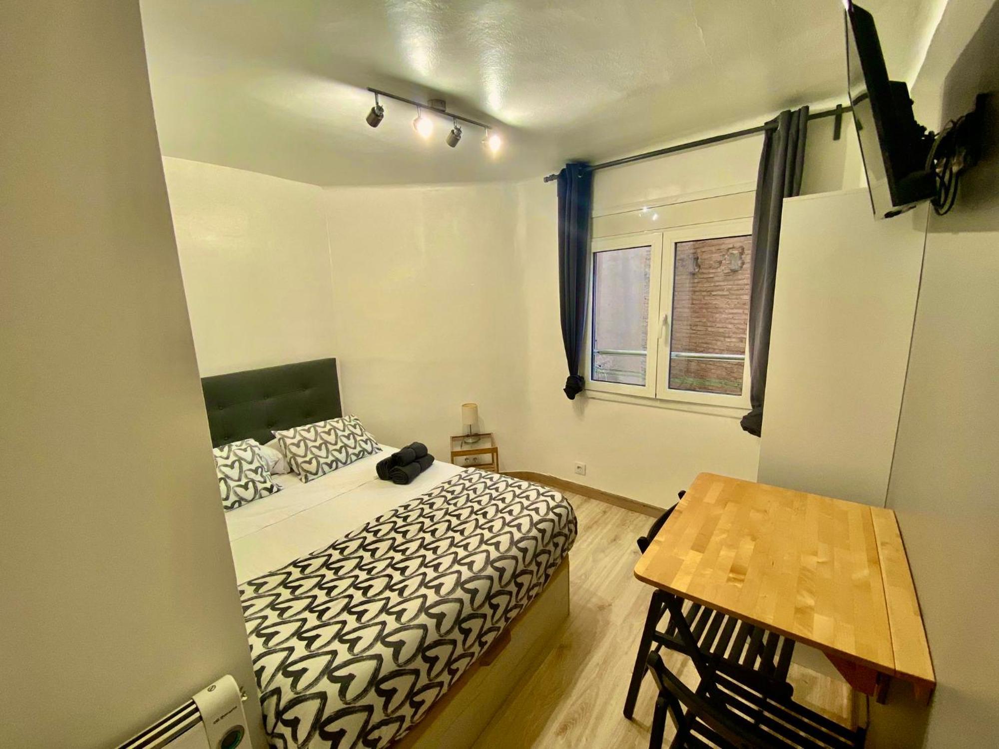 Suites Nuevas Con Bano Privado Frente Al Metro St Mwc Barcelona-Fira L'Hospitalet de Llobregat Eksteriør bilde