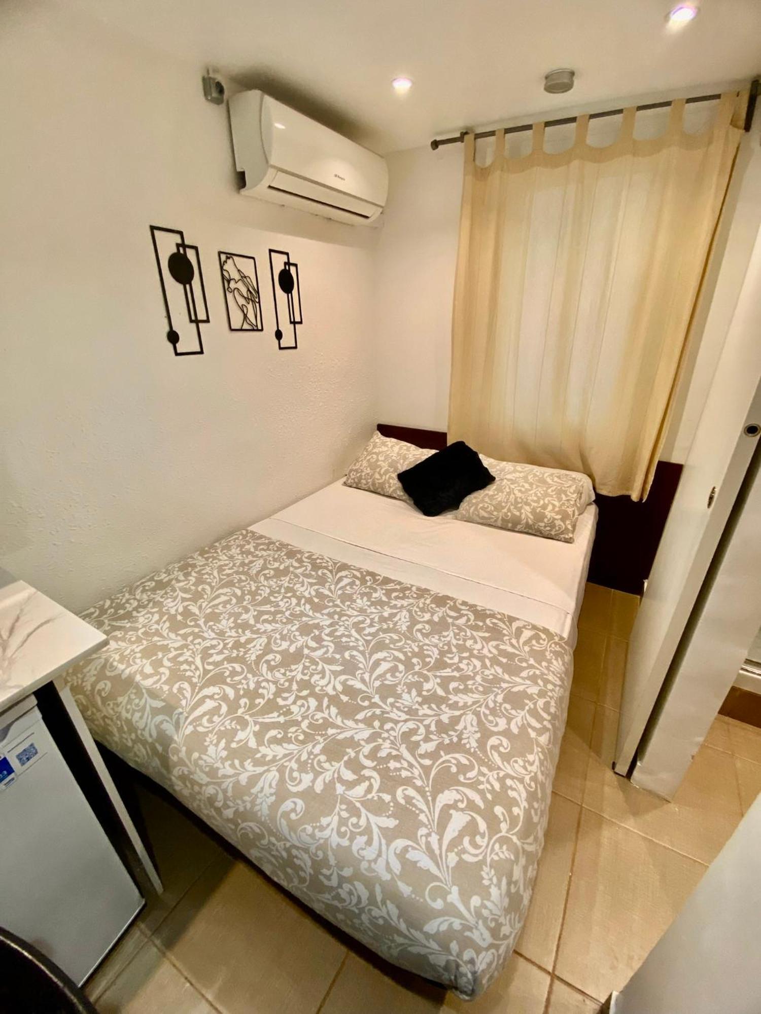 Suites Nuevas Con Bano Privado Frente Al Metro St Mwc Barcelona-Fira L'Hospitalet de Llobregat Eksteriør bilde