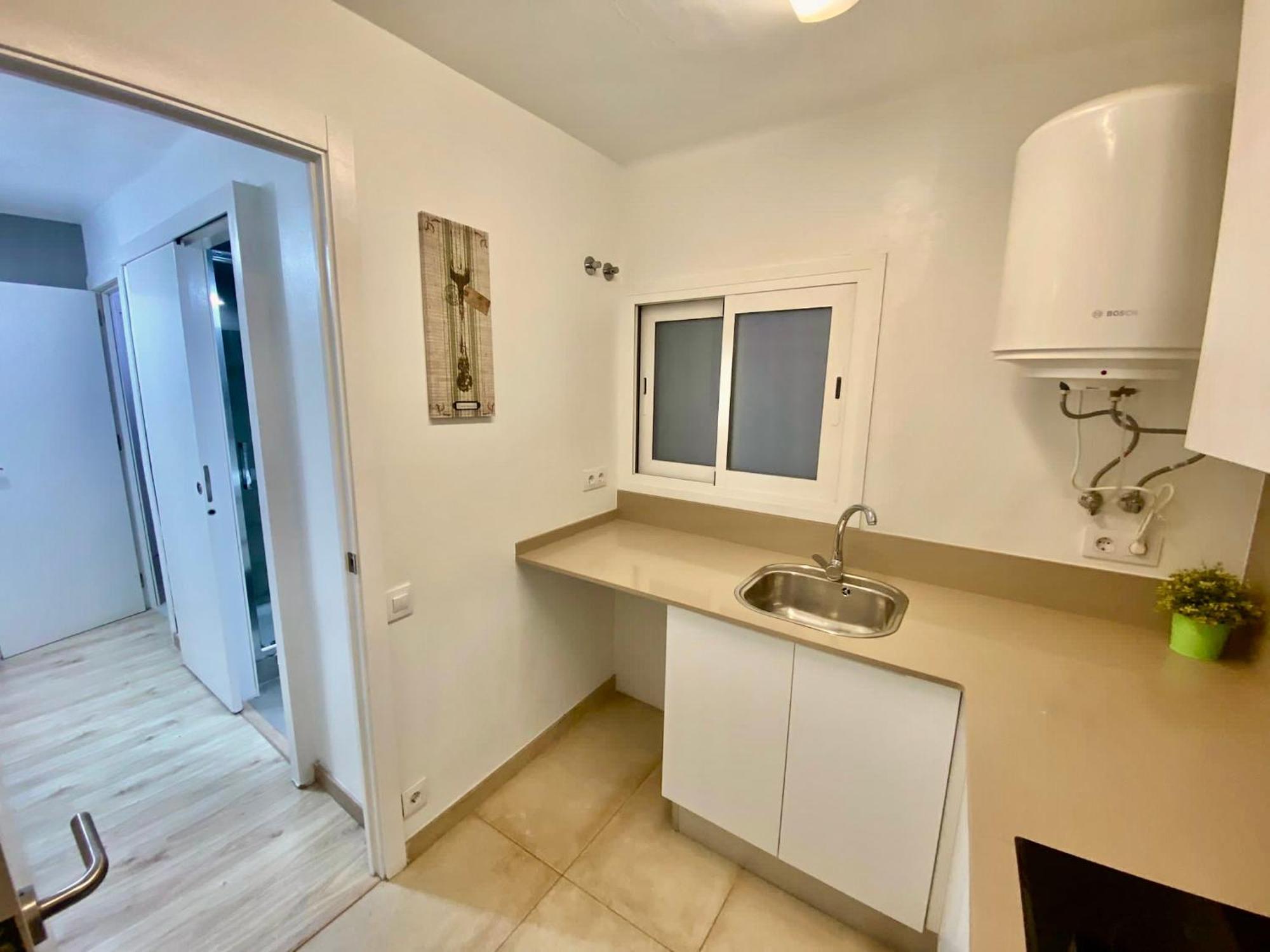 Suites Nuevas Con Bano Privado Frente Al Metro St Mwc Barcelona-Fira L'Hospitalet de Llobregat Eksteriør bilde