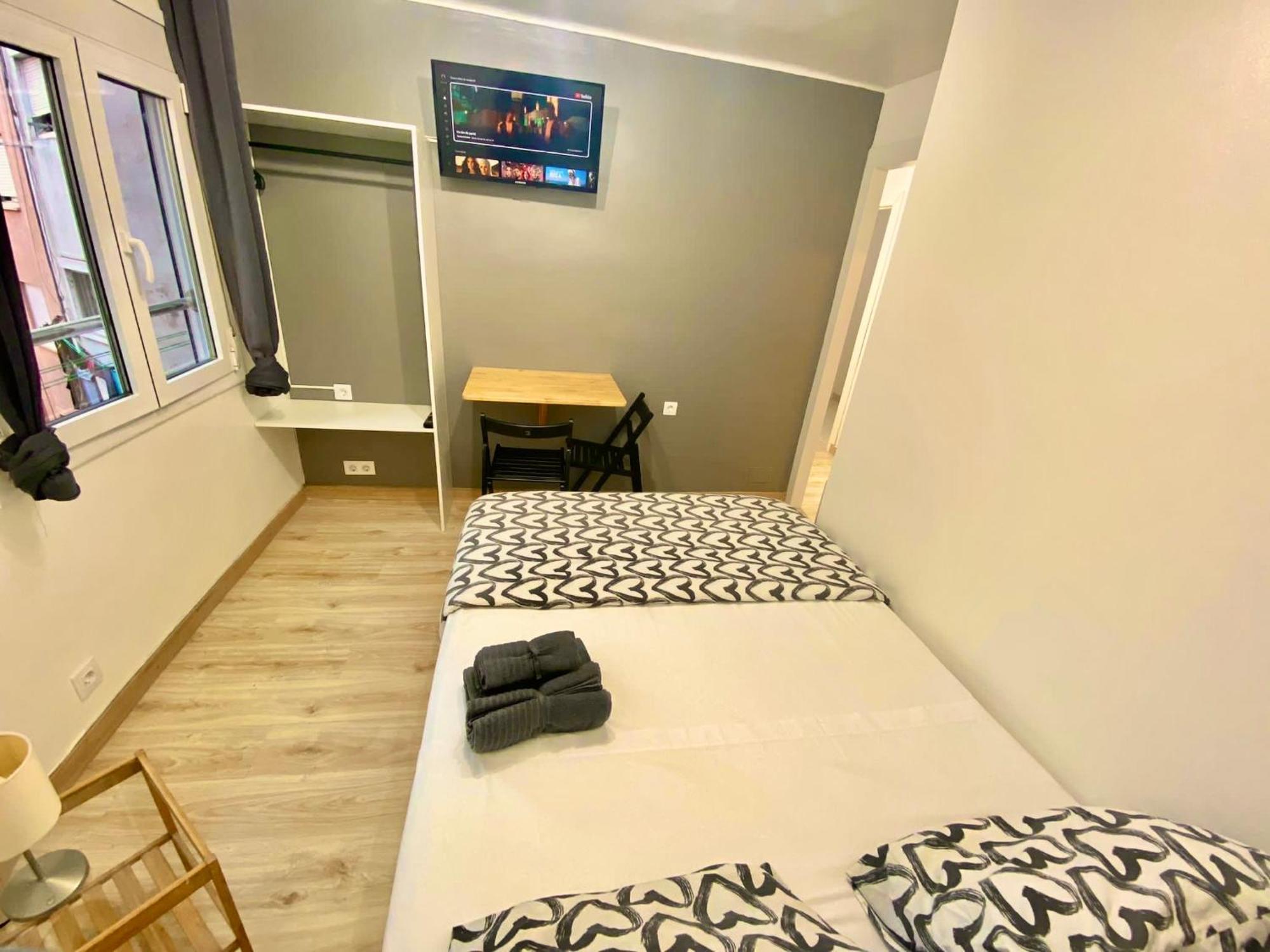 Suites Nuevas Con Bano Privado Frente Al Metro St Mwc Barcelona-Fira L'Hospitalet de Llobregat Eksteriør bilde