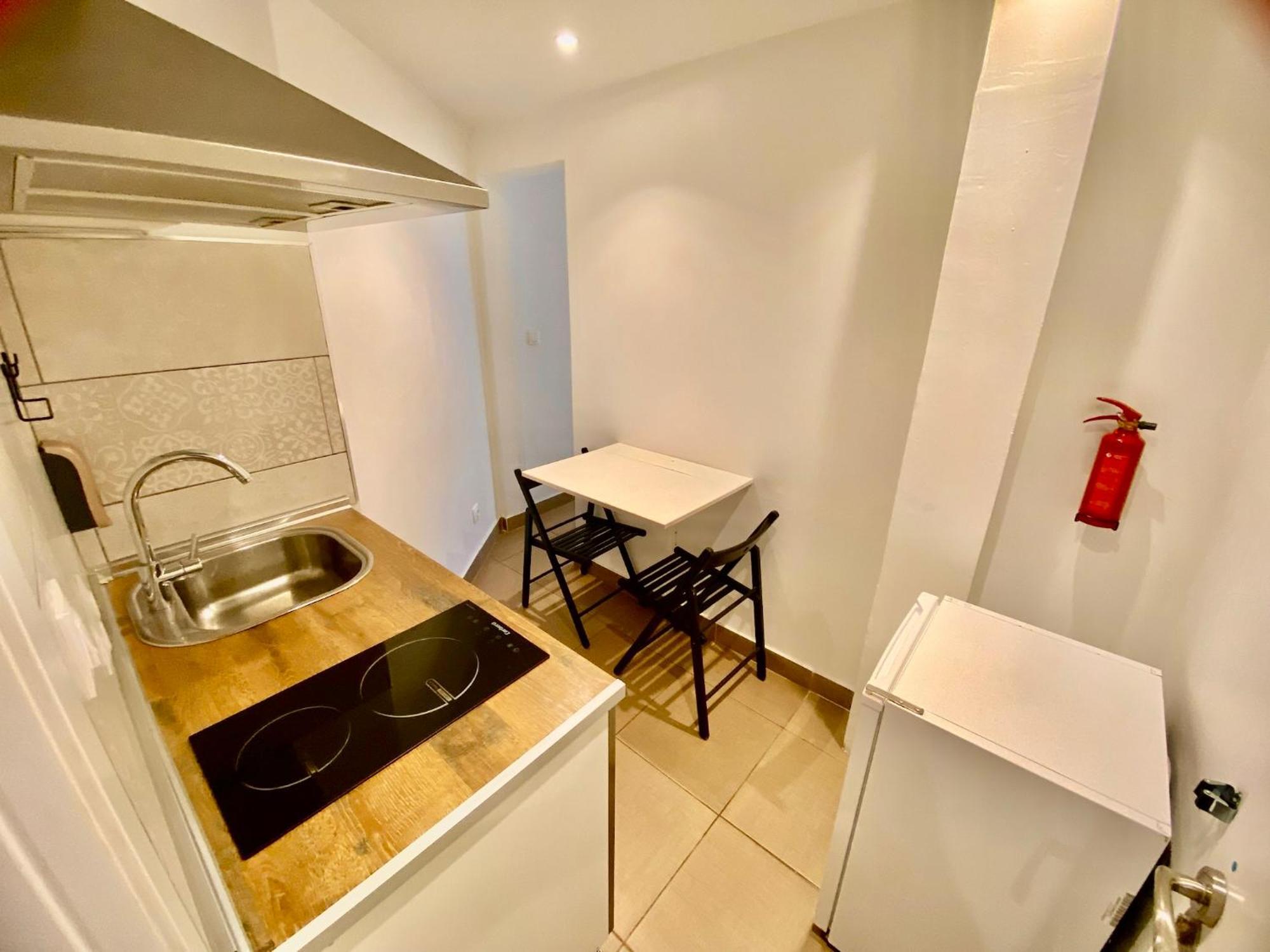 Suites Nuevas Con Bano Privado Frente Al Metro St Mwc Barcelona-Fira L'Hospitalet de Llobregat Eksteriør bilde