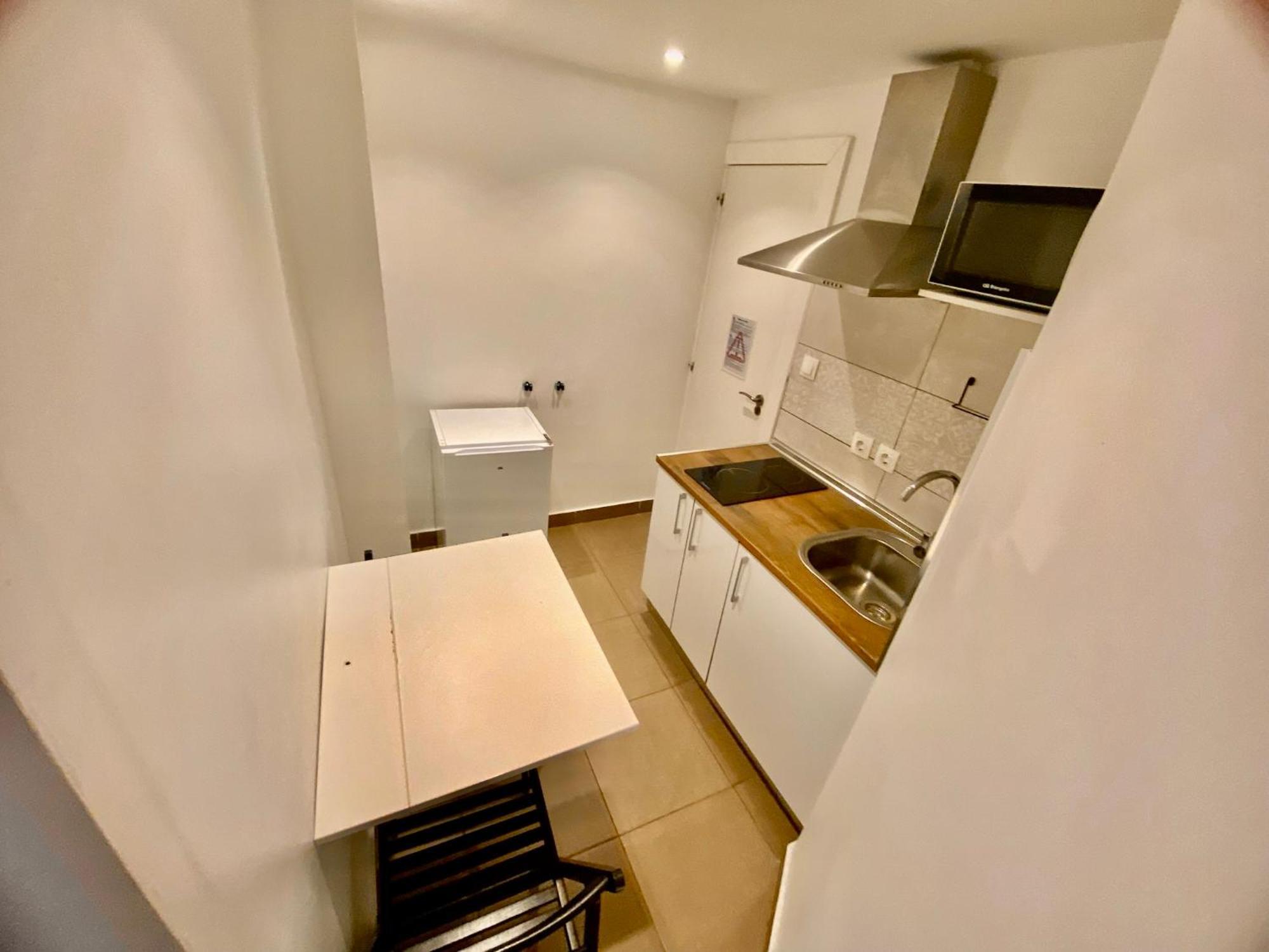 Suites Nuevas Con Bano Privado Frente Al Metro St Mwc Barcelona-Fira L'Hospitalet de Llobregat Eksteriør bilde