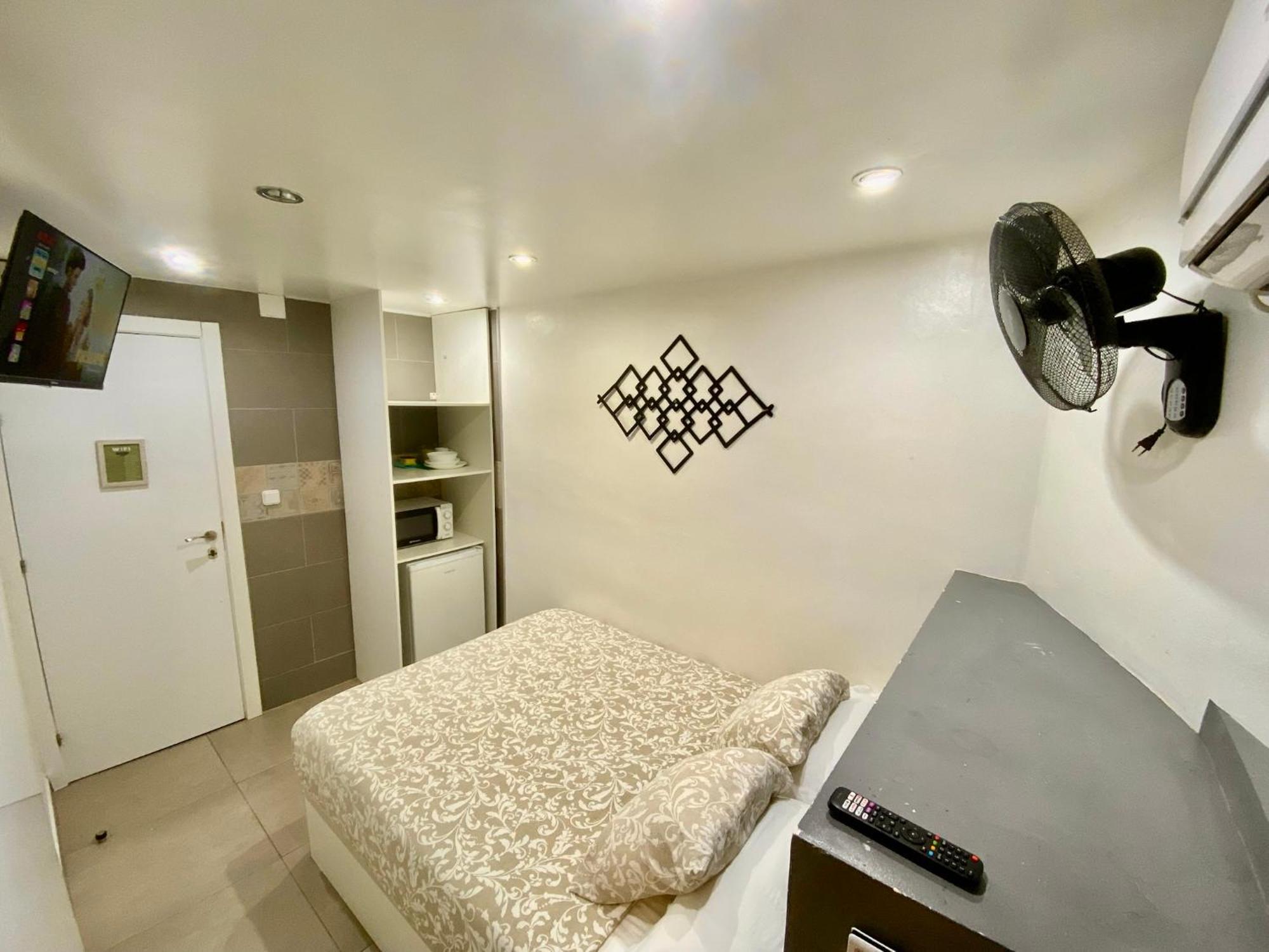 Suites Nuevas Con Bano Privado Frente Al Metro St Mwc Barcelona-Fira L'Hospitalet de Llobregat Eksteriør bilde