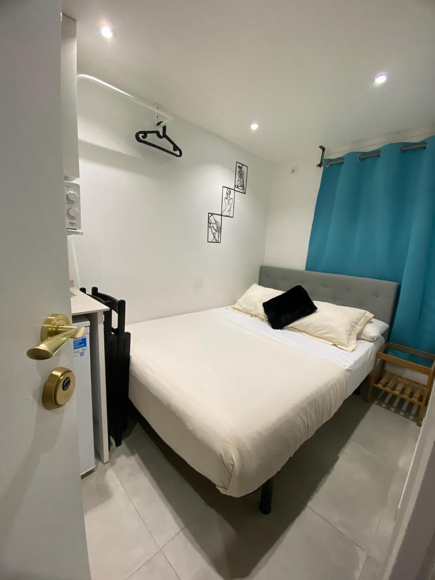Suites Nuevas Con Bano Privado Frente Al Metro St Mwc Barcelona-Fira L'Hospitalet de Llobregat Eksteriør bilde