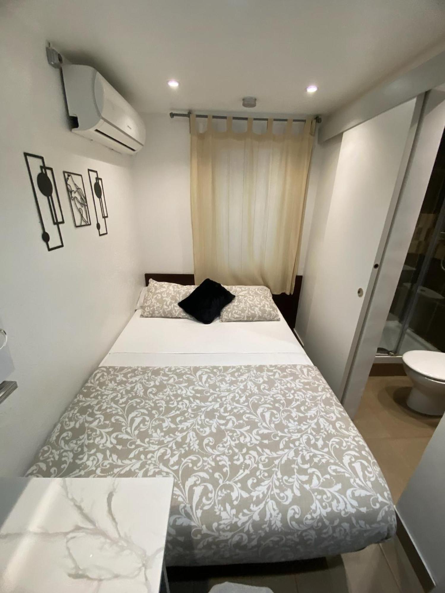 Suites Nuevas Con Bano Privado Frente Al Metro St Mwc Barcelona-Fira L'Hospitalet de Llobregat Eksteriør bilde